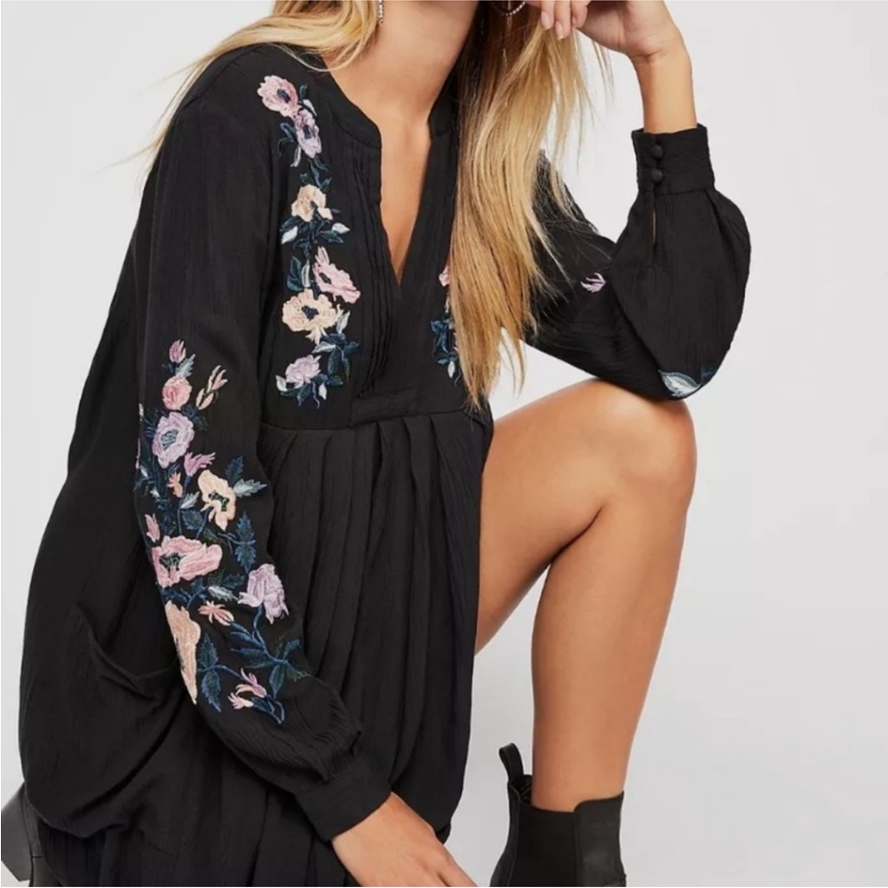 Free people Mia gauze Black Floral Embroidered Dress XS